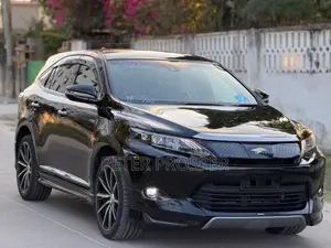 Toyota Harrier 2.0 2016 Black