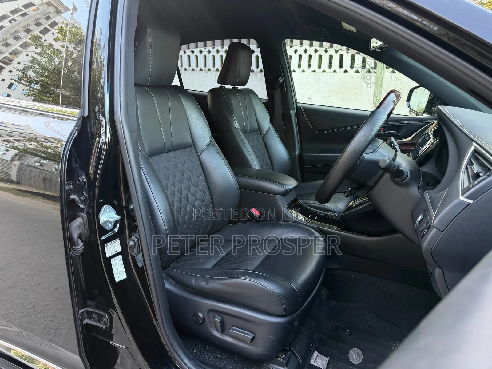 Toyota Harrier 2.0 2016 Black