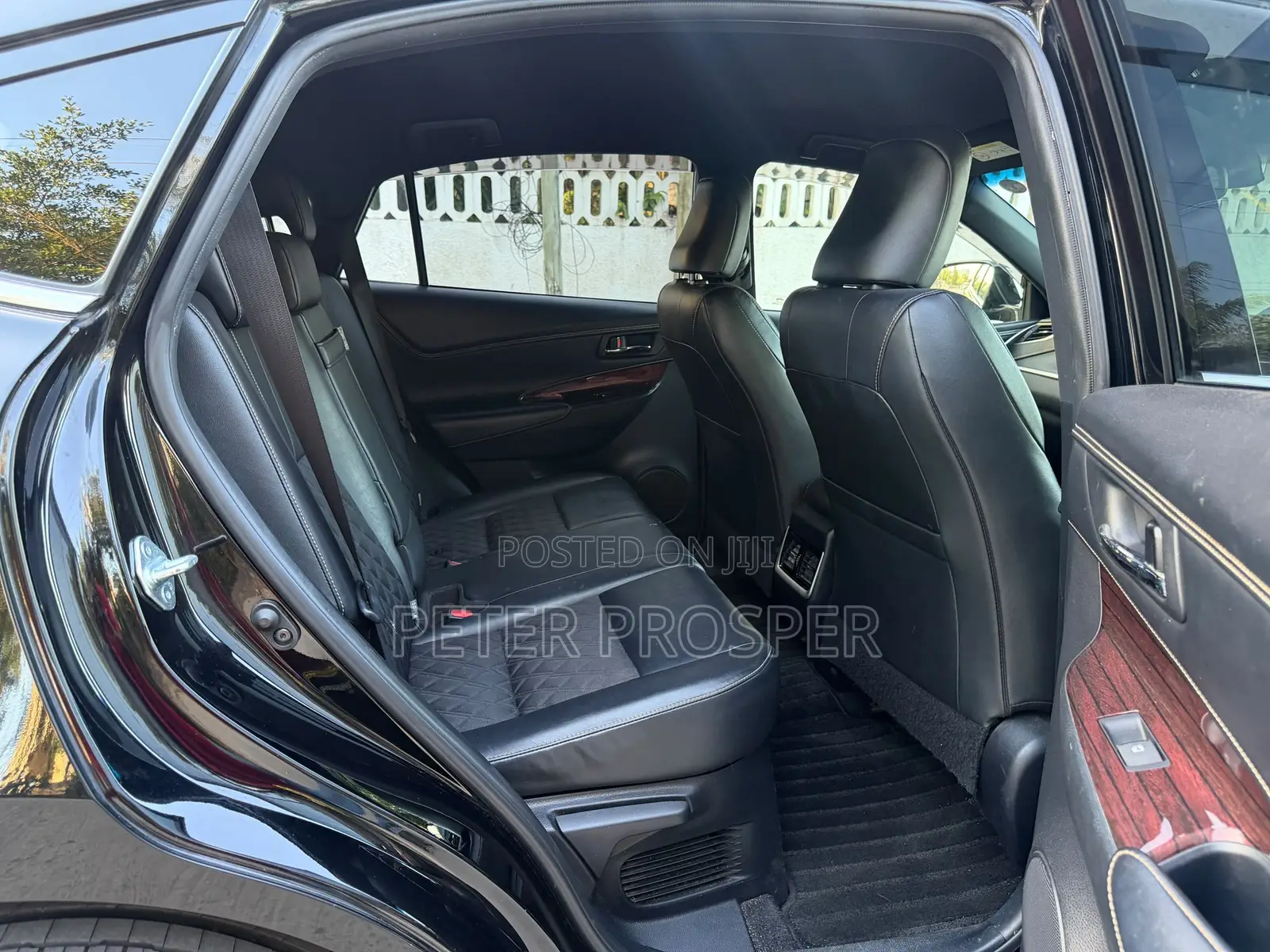 Toyota Harrier 2.0 2016 Black
