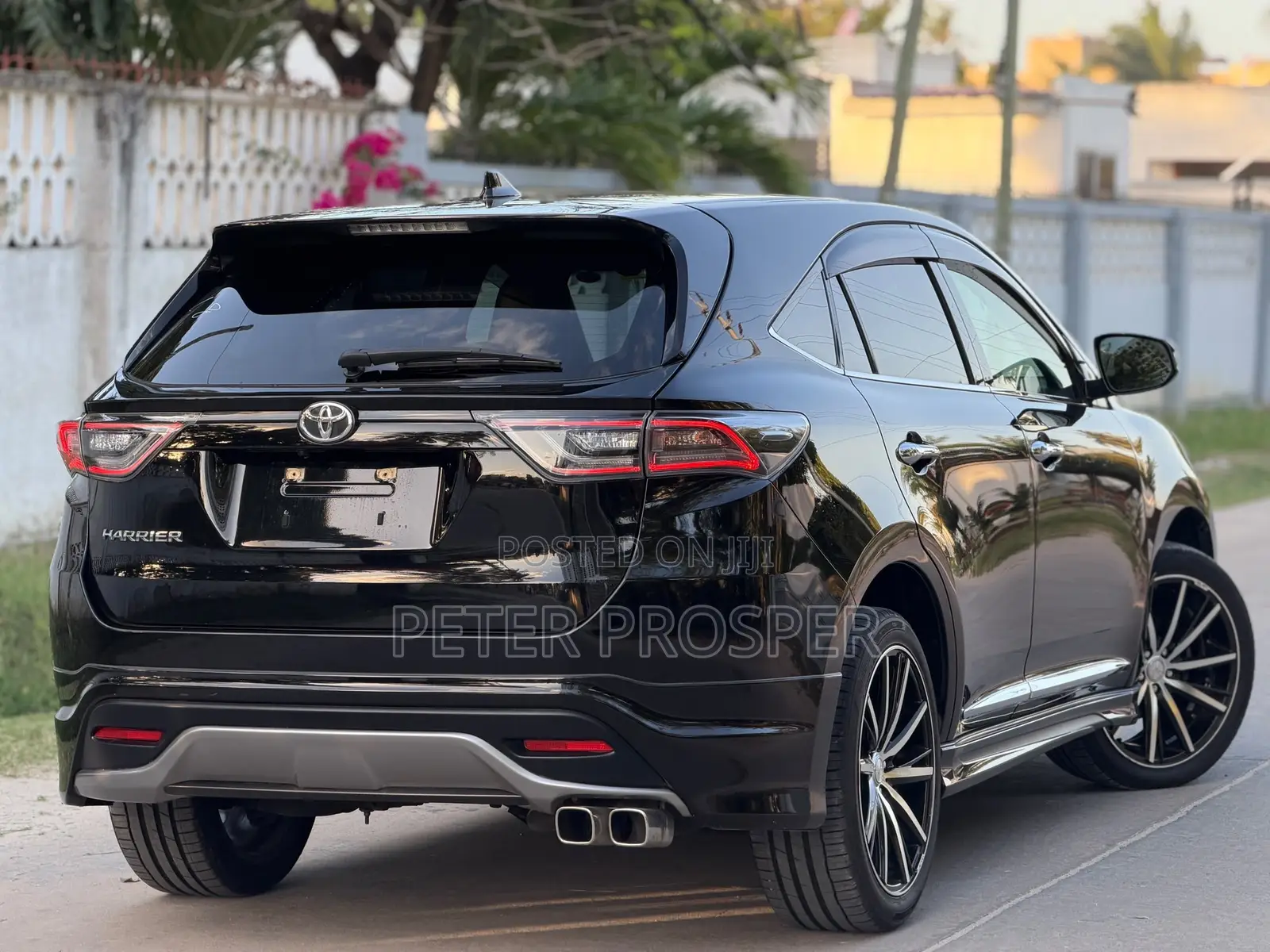 Toyota Harrier 2.0 2016 Black