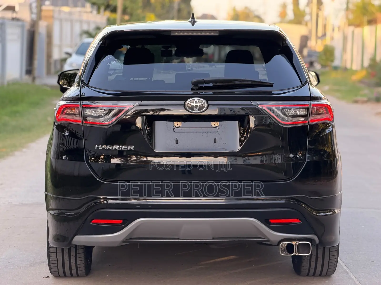 Toyota Harrier 2.0 2016 Black