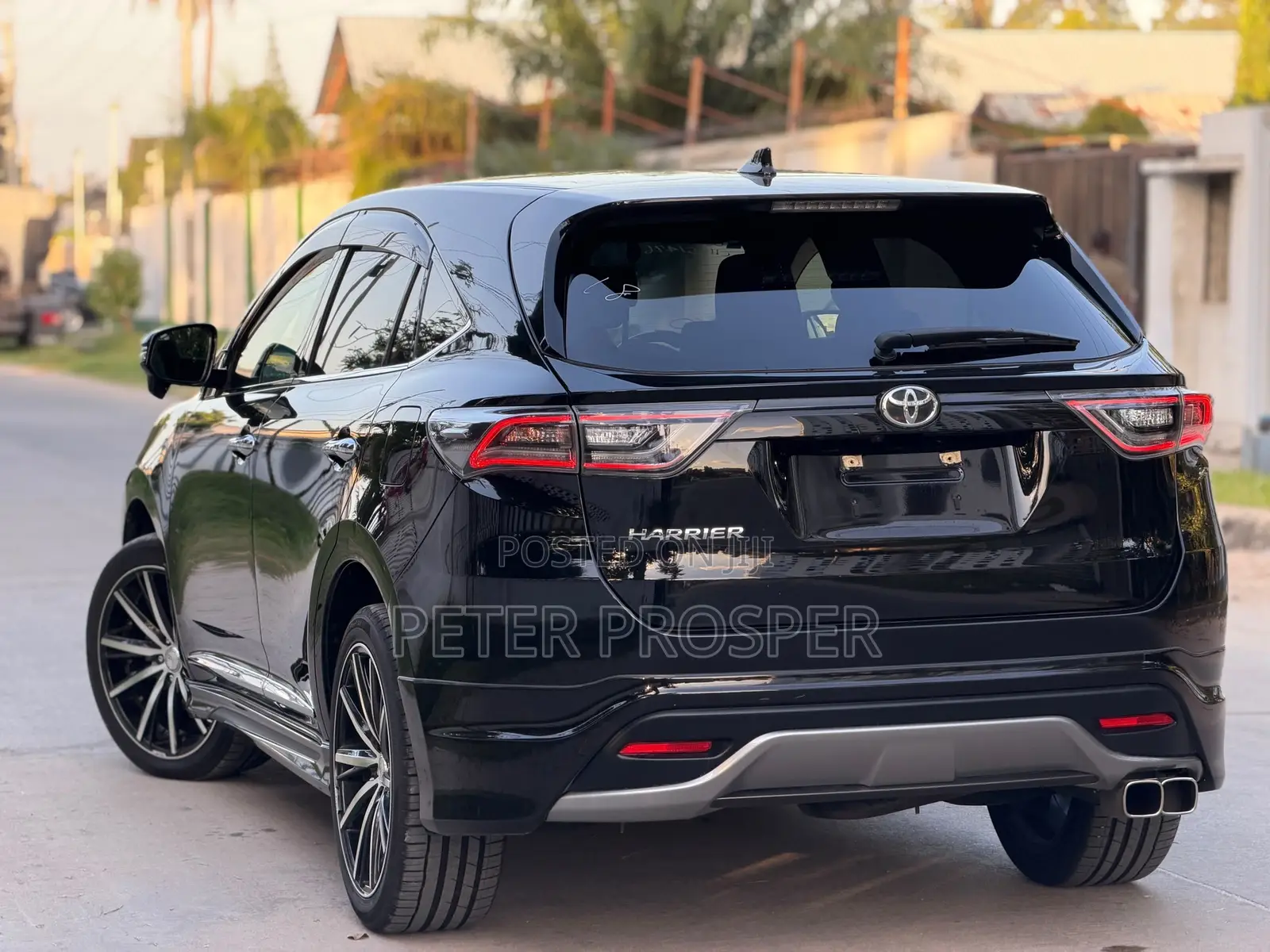 Toyota Harrier 2.0 2016 Black