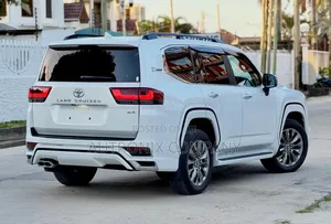 Toyota Land Cruiser 3.3 Diesel 4WD 2022 White