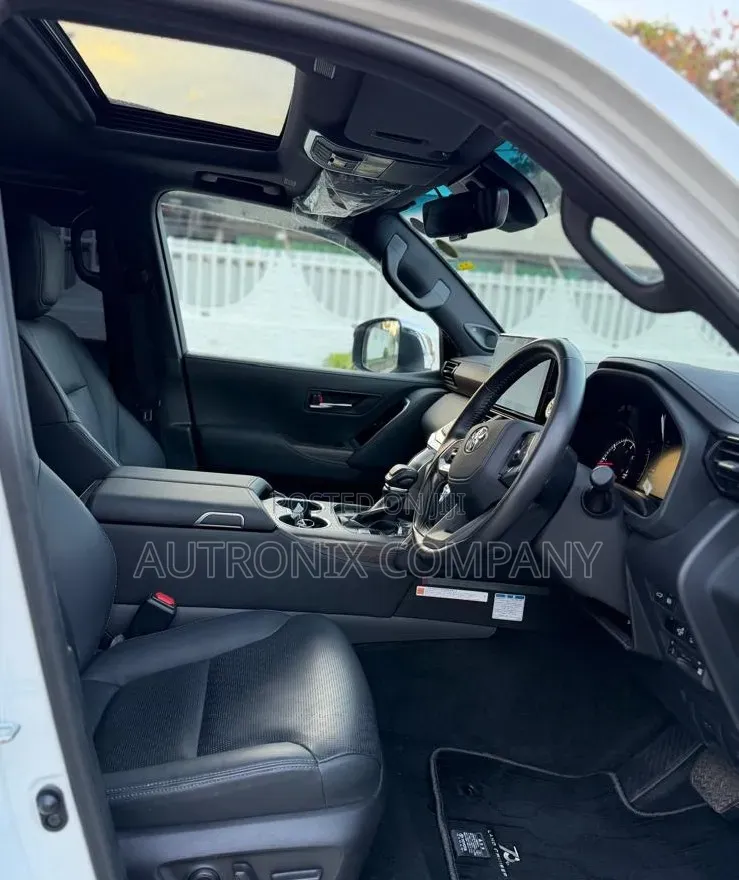 Toyota Land Cruiser 3.3 Diesel 4WD 2022 White
