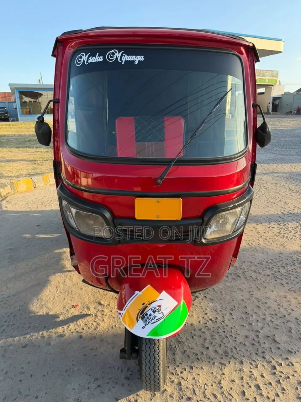 Bajaj Avenger 200 2024 Red