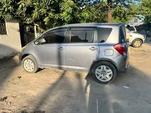 Toyota Ractis 2011 Gray