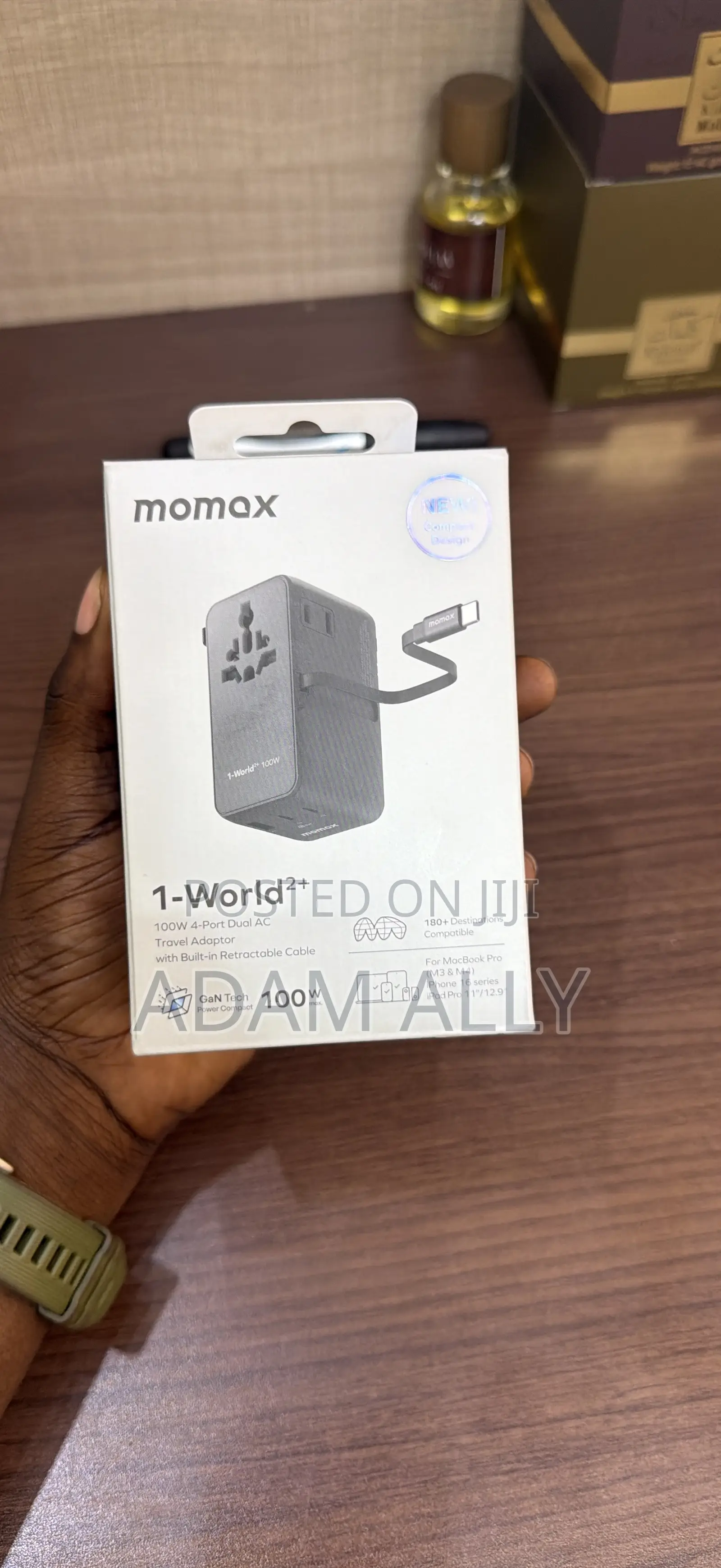Momax 1 - World 2+