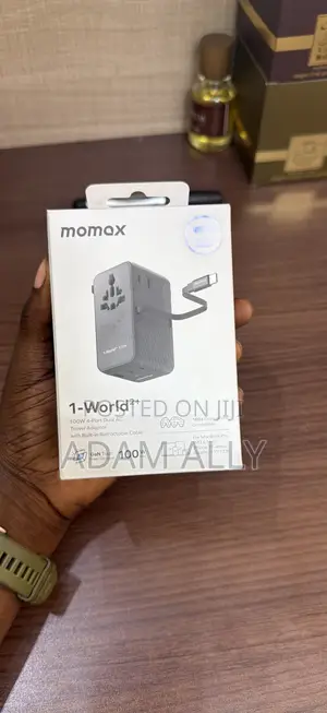 Momax 1 - World 2+