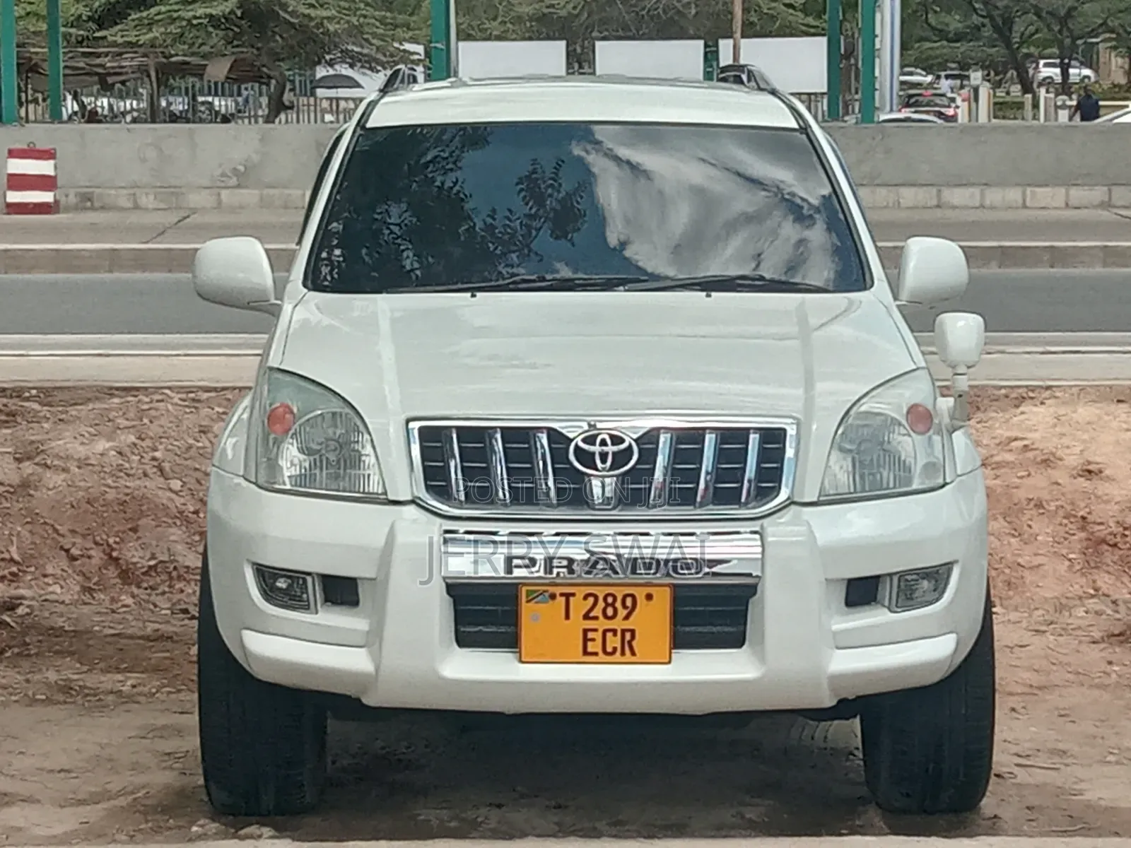 Toyota Land Cruiser Prado 2005 White