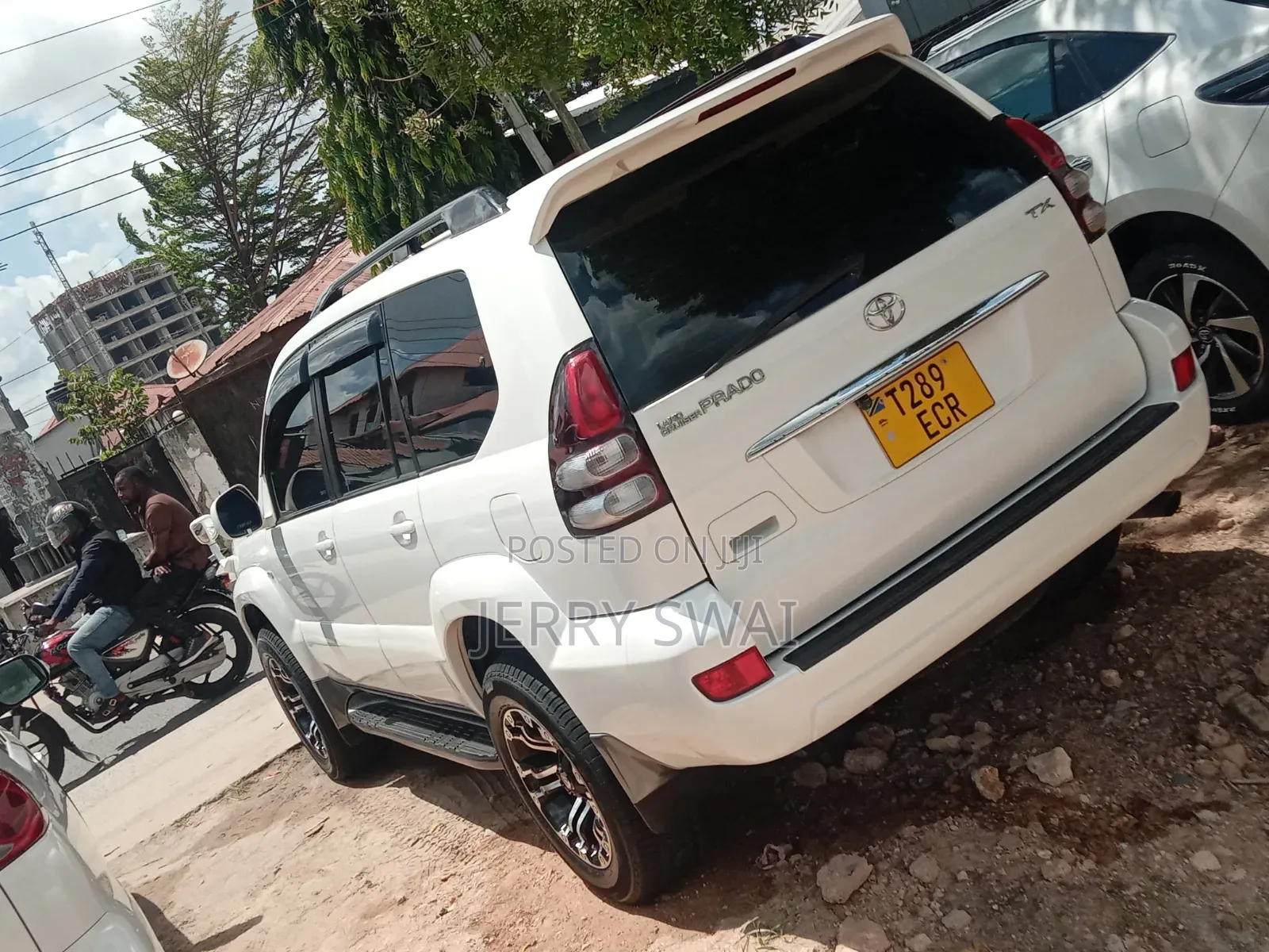 Toyota Land Cruiser Prado 2005 White