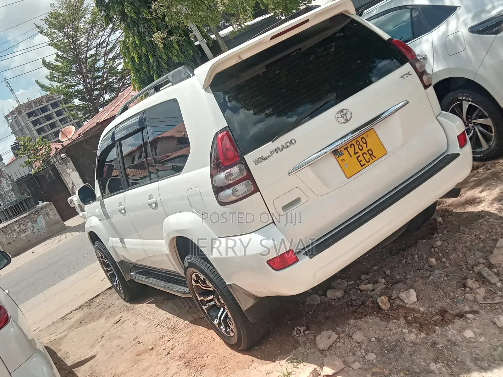 Toyota Land Cruiser Prado 2005 White