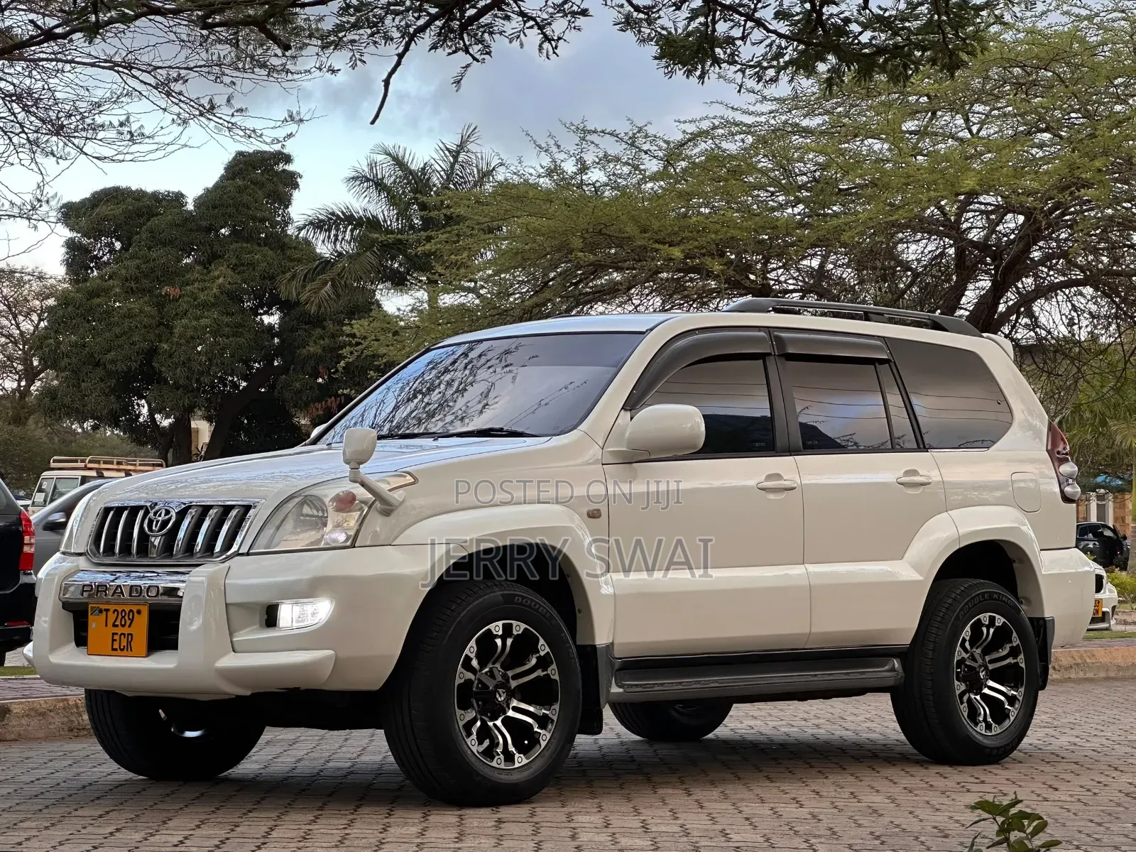 Toyota Land Cruiser Prado 2005 White