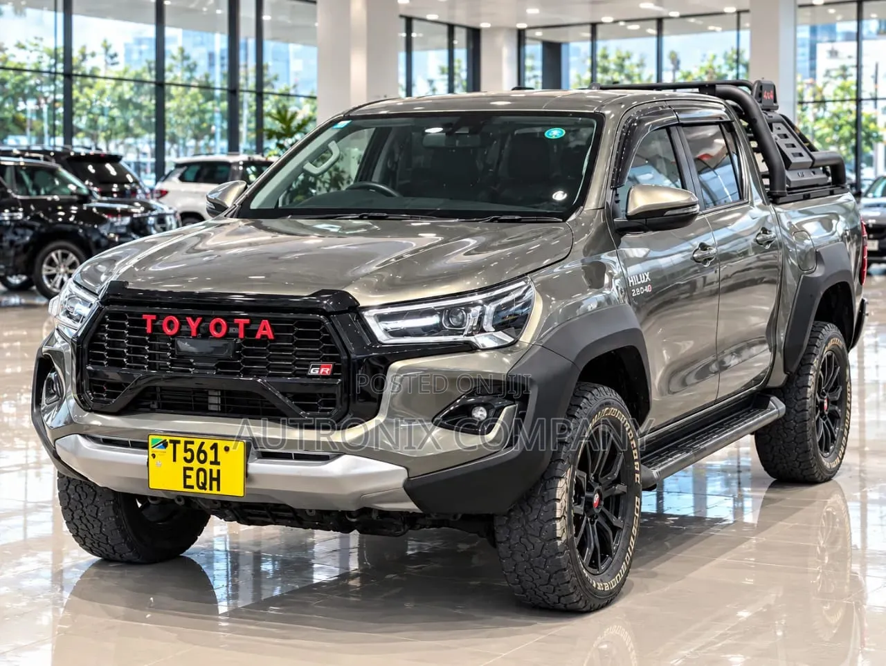 Toyota Hilux 2023 Gray