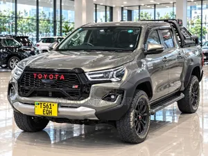 Toyota Hilux 2023 Gray
