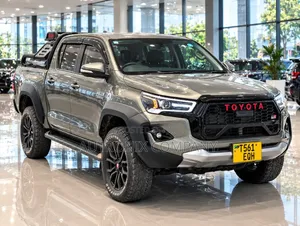Toyota Hilux 2023 Gray