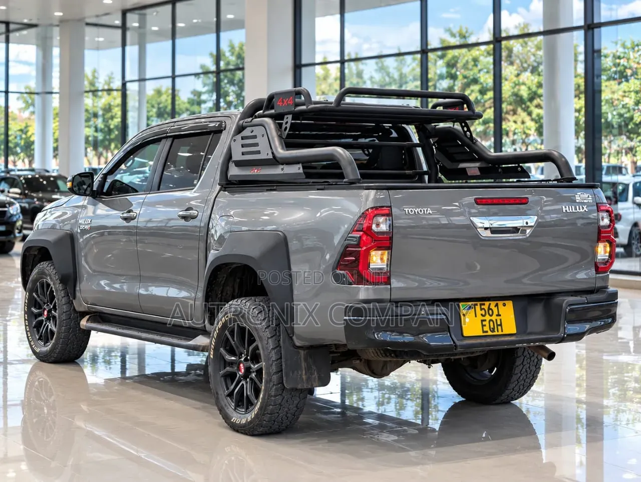 Toyota Hilux 2023 Gray