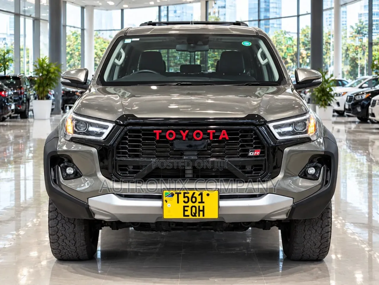 Toyota Hilux 2023 Gray