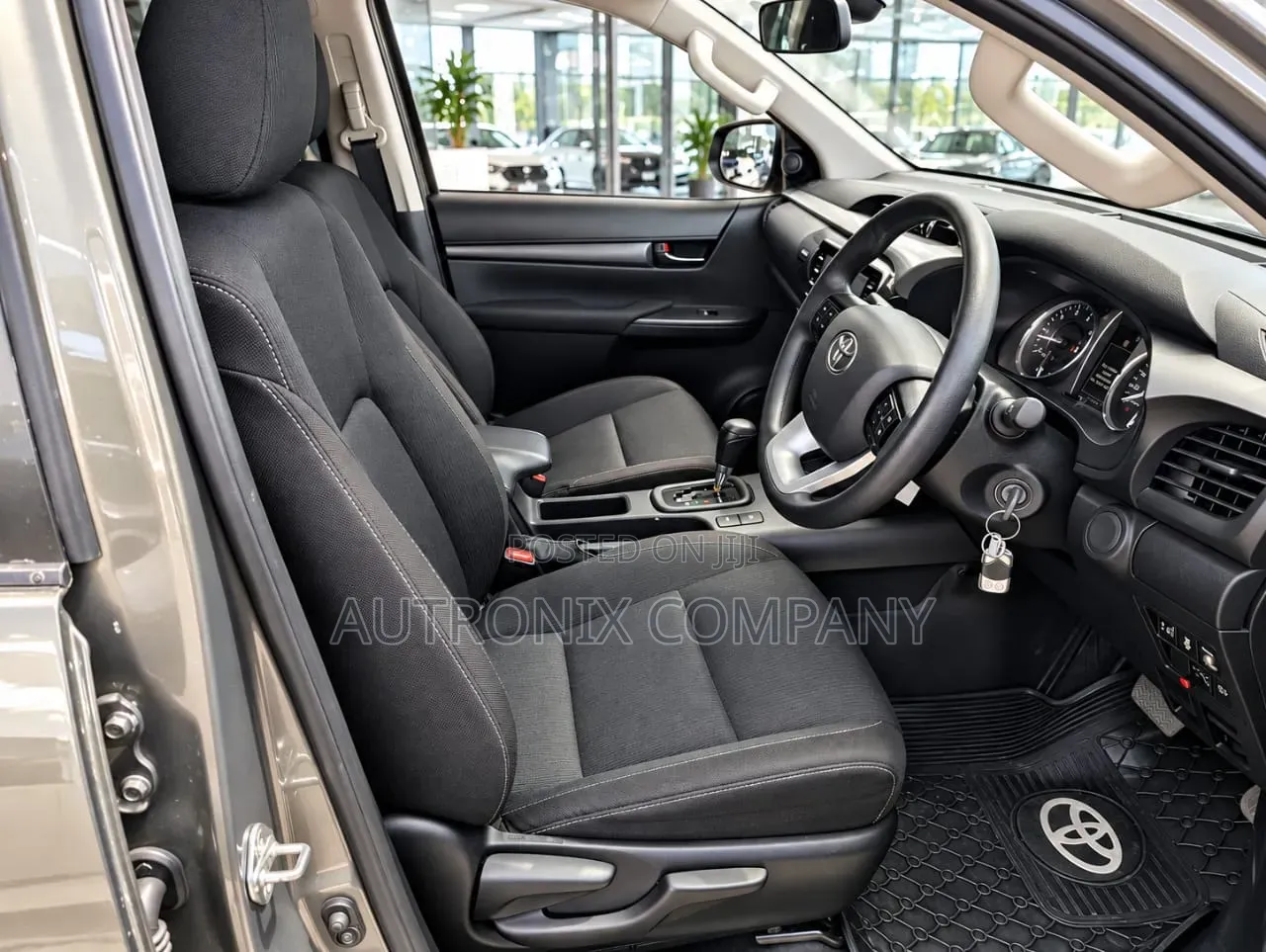 Toyota Hilux 2023 Gray