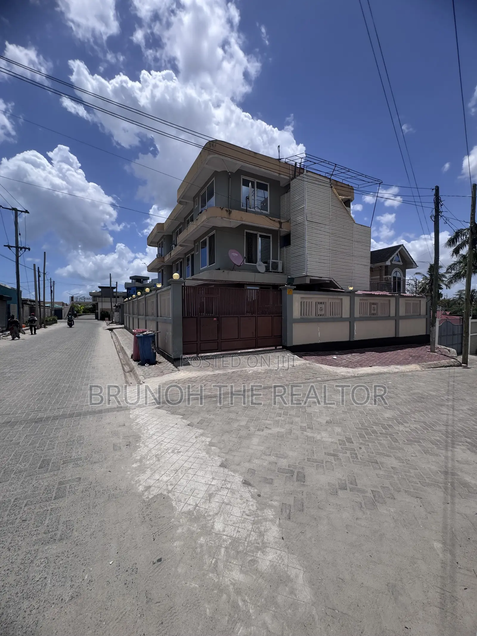 3bdrm Block of Flats in Bwawani, Kijitonyama for sale