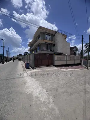 3bdrm Block of Flats in Bwawani, Kijitonyama for sale