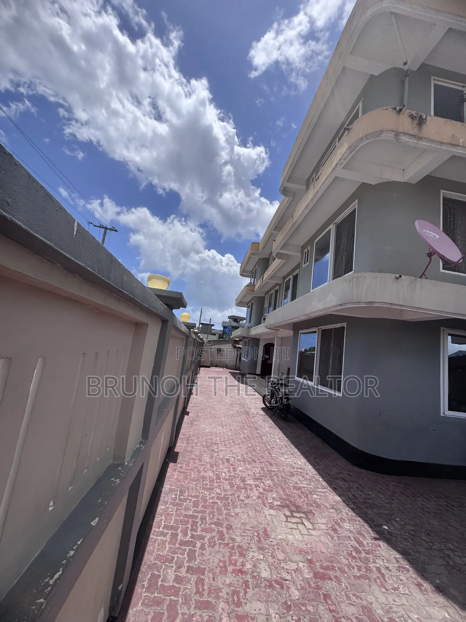 3bdrm Block of Flats in Bwawani, Kijitonyama for sale