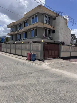 3bdrm Block of Flats in Bwawani, Kijitonyama for sale