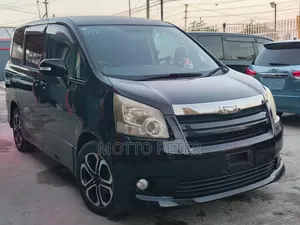 Toyota Noah 2010 Black