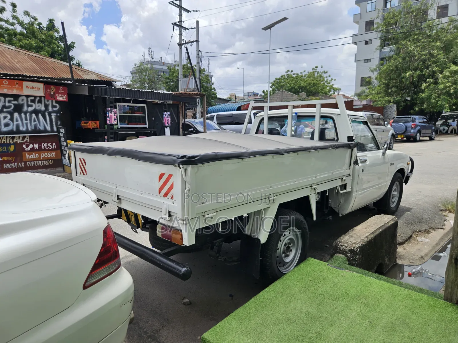 Toyota Hilux 2003 White