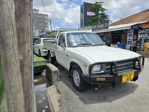 Toyota Hilux 2003 White