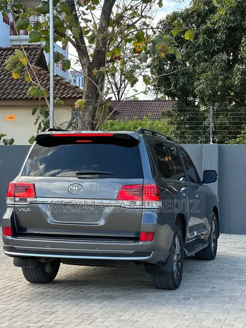 Toyota Land Cruiser 4.5 V8 VXR 2019 Teal