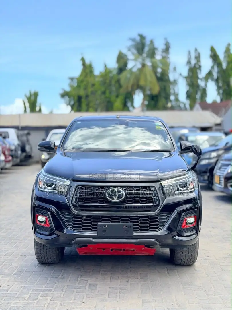 Toyota Hilux 2019 Blue