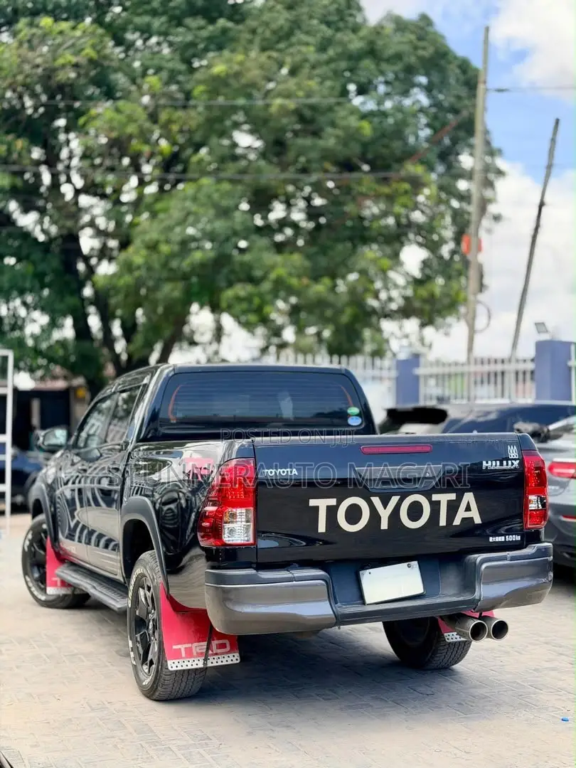 Toyota Hilux 2019 Blue