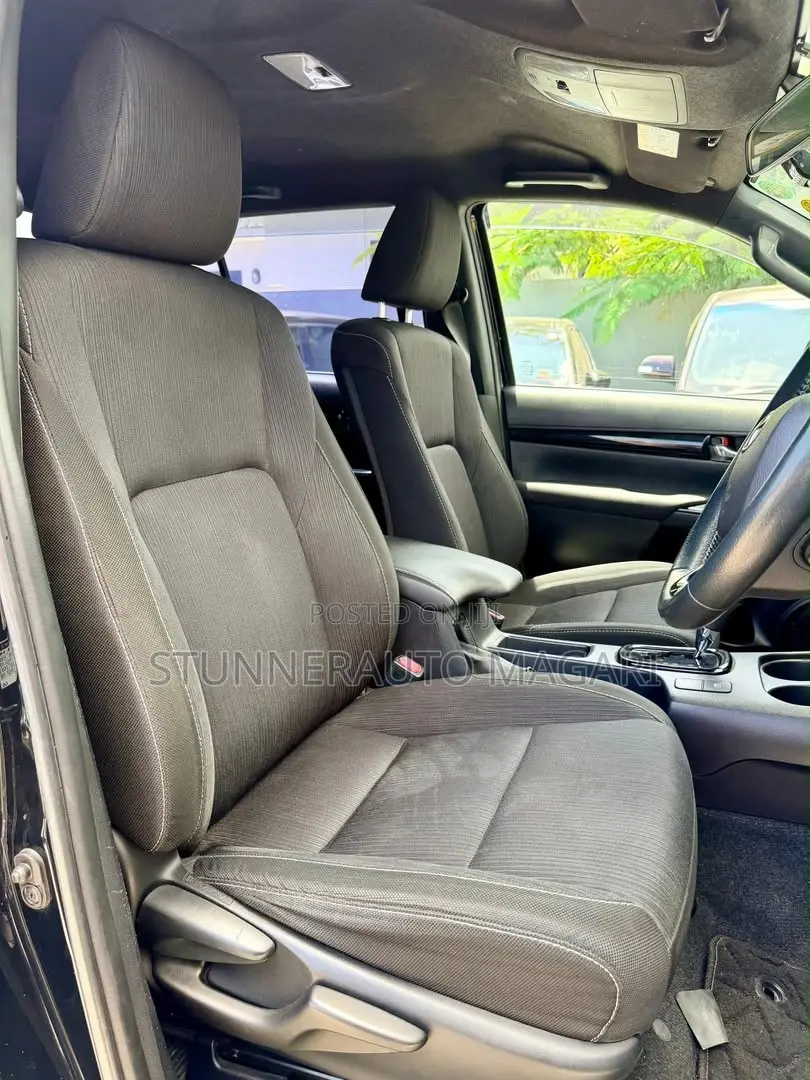 Toyota Hilux 2019 Blue