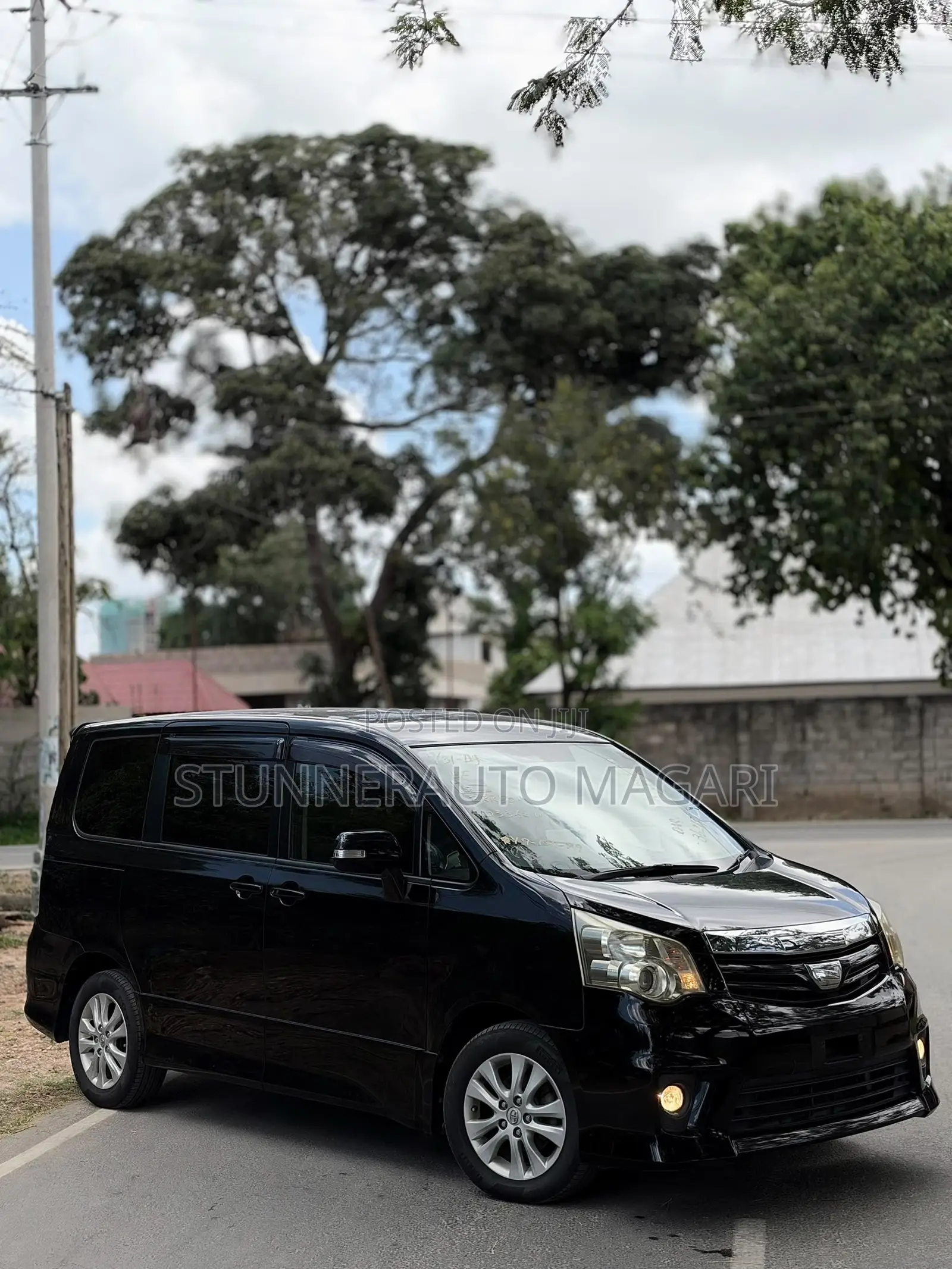 Toyota Noah 2010 Black