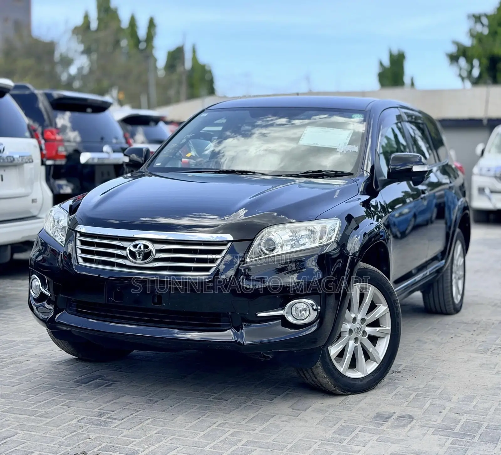 Toyota Vanguard 2012 Black
