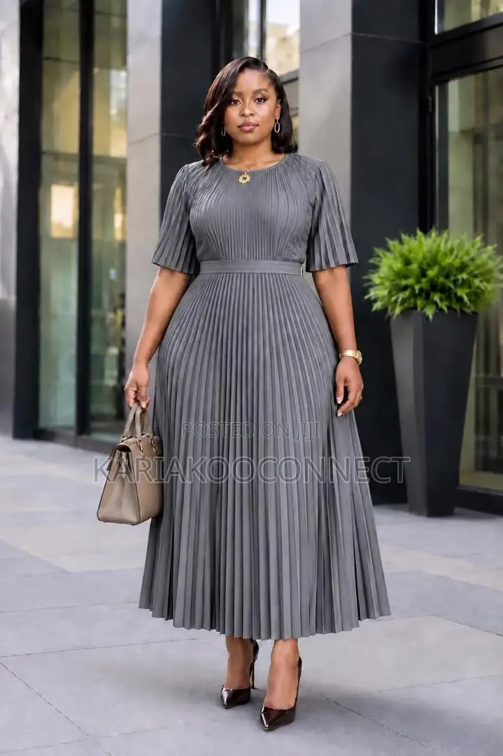 Pleated Flare Midi Dress – Short Sleeve