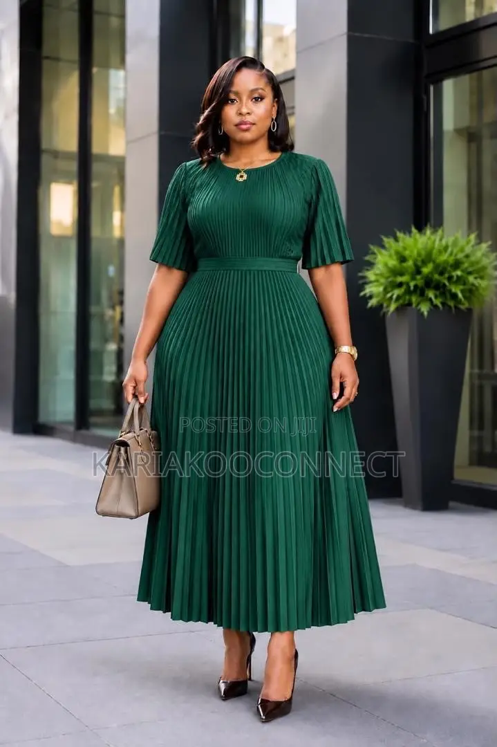 Pleated Flare Midi Dress – Short Sleeve