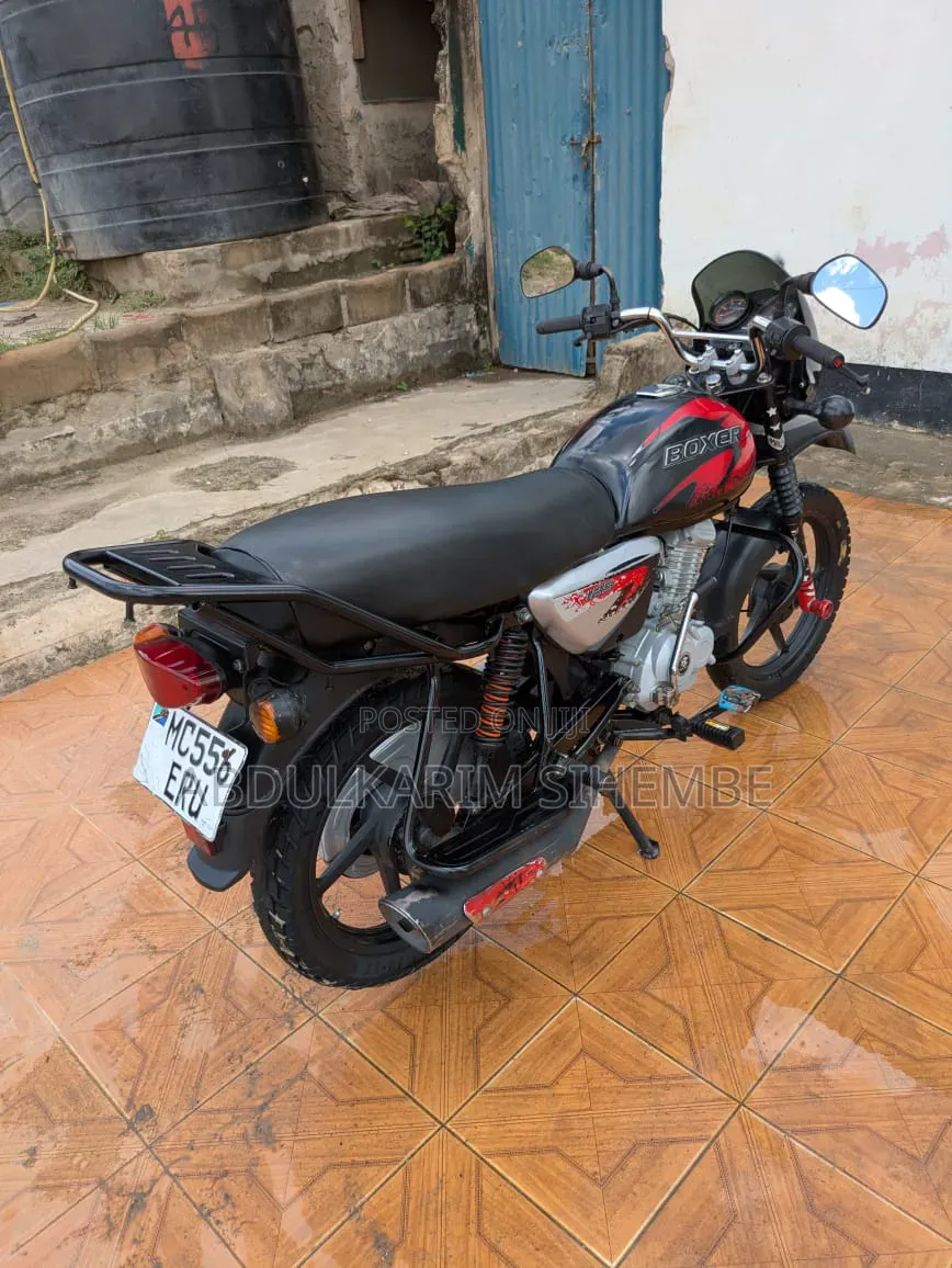 New Bajaj Boxer X125 2023 Red