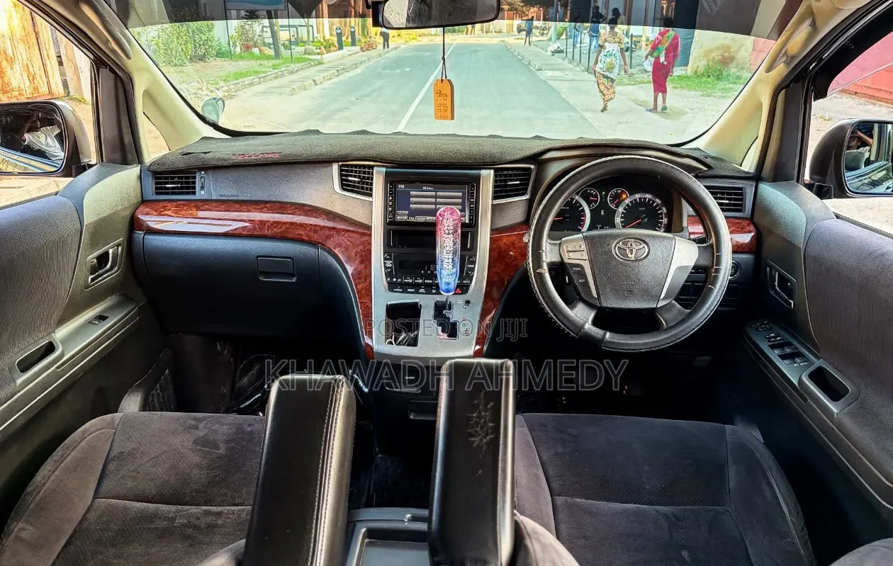 Toyota Vellfire 2010 Black