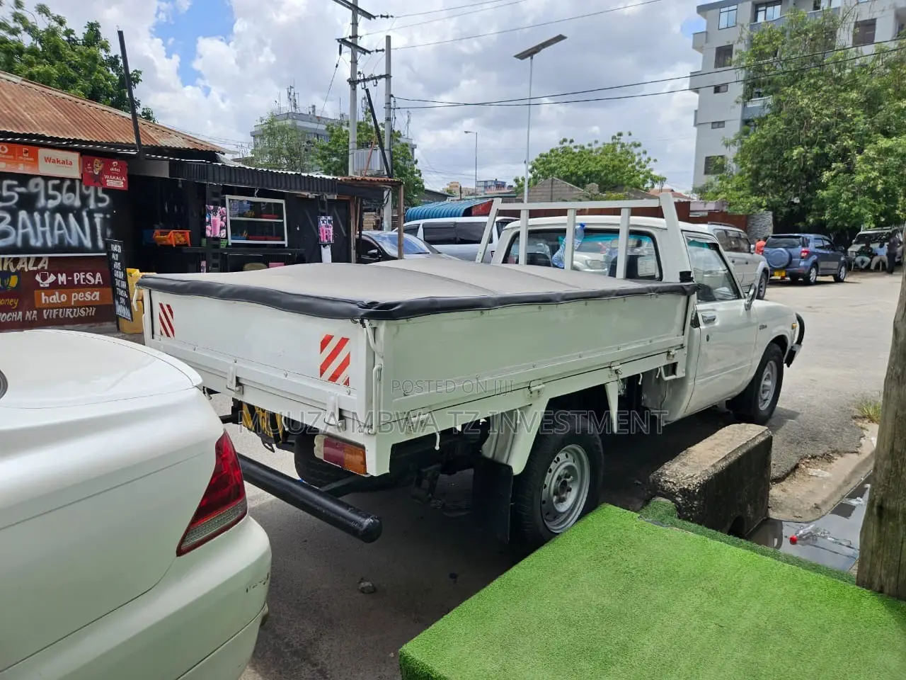 Toyota Hilux 2002 White