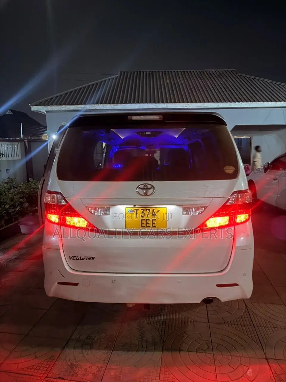 Toyota Vellfire 2010
