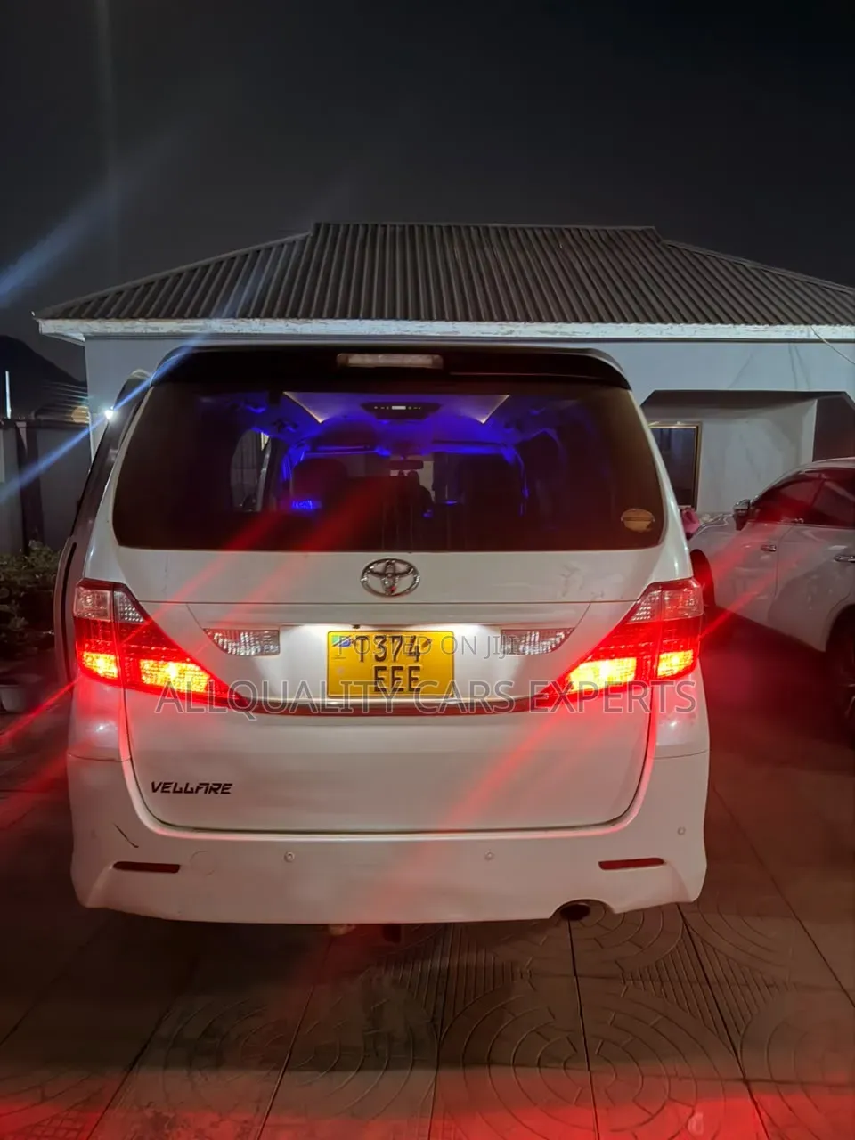 Toyota Vellfire 2010