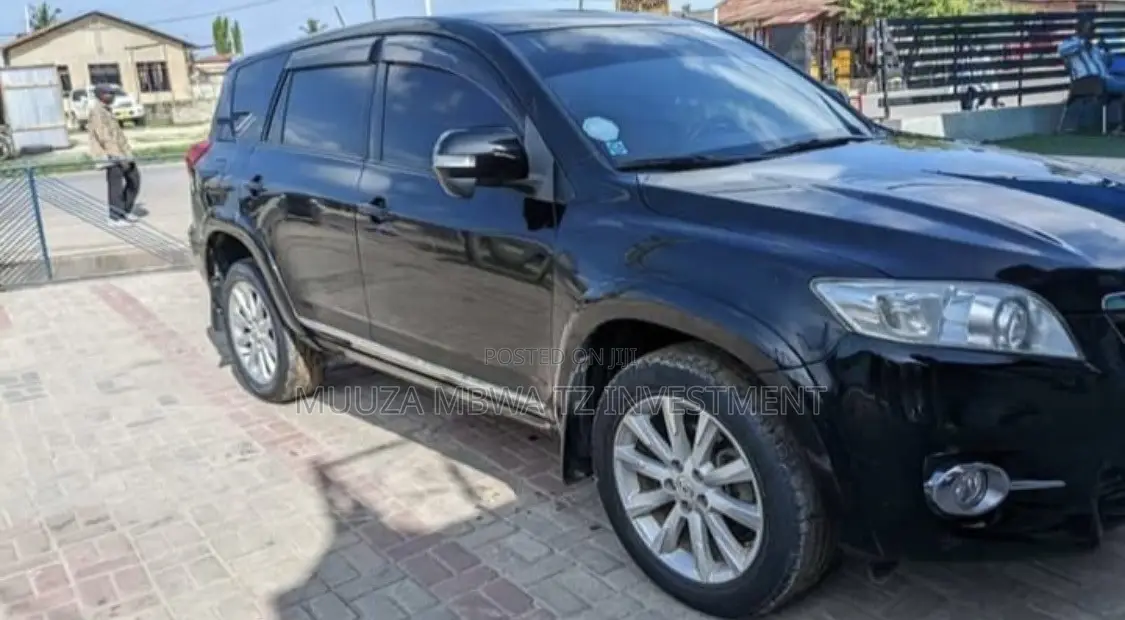 Toyota Vanguard 2011 Black