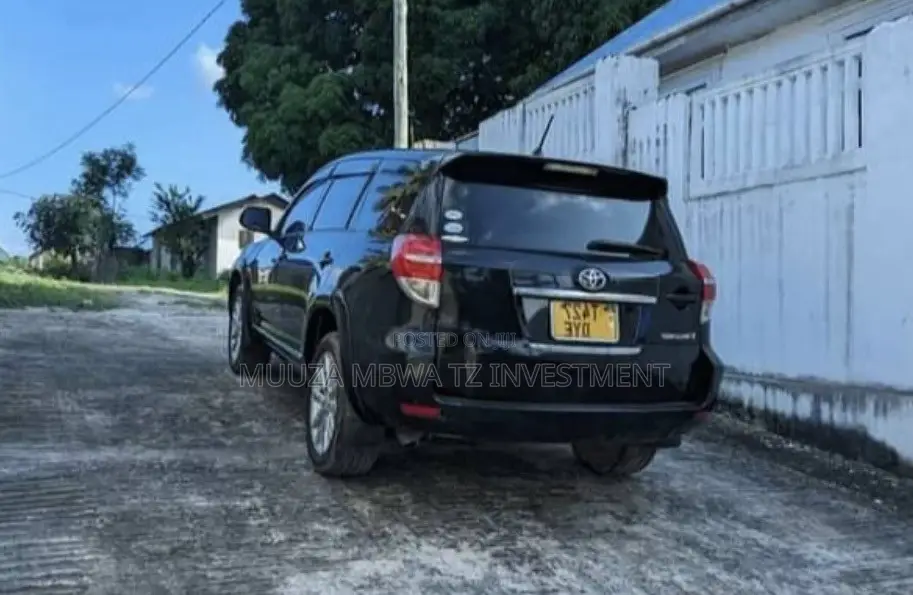 Toyota Vanguard 2011 Black