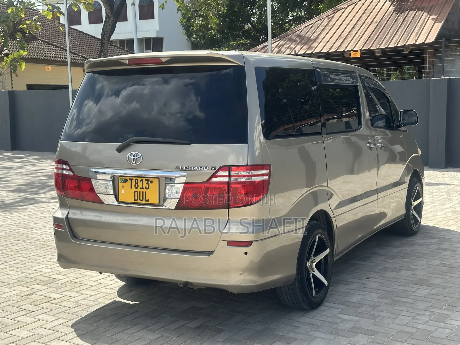 Toyota Alphard 2.4 Petrol FWD 2006 Gold