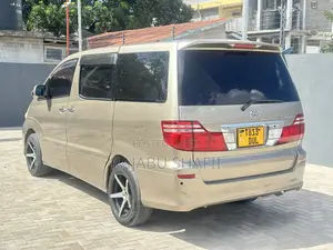 Toyota Alphard 2.4 Petrol FWD 2006 Gold