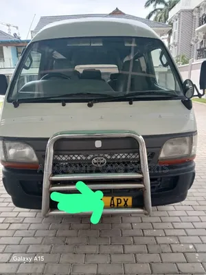 Toyota HiAce 2000