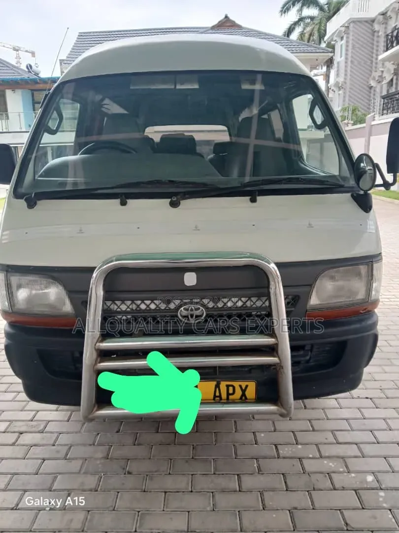Toyota HiAce 2000