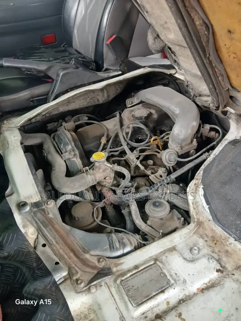 Toyota HiAce 2000
