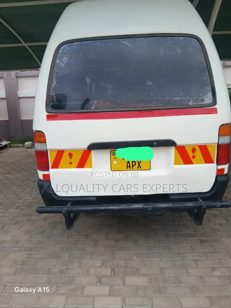 Toyota HiAce 2000
